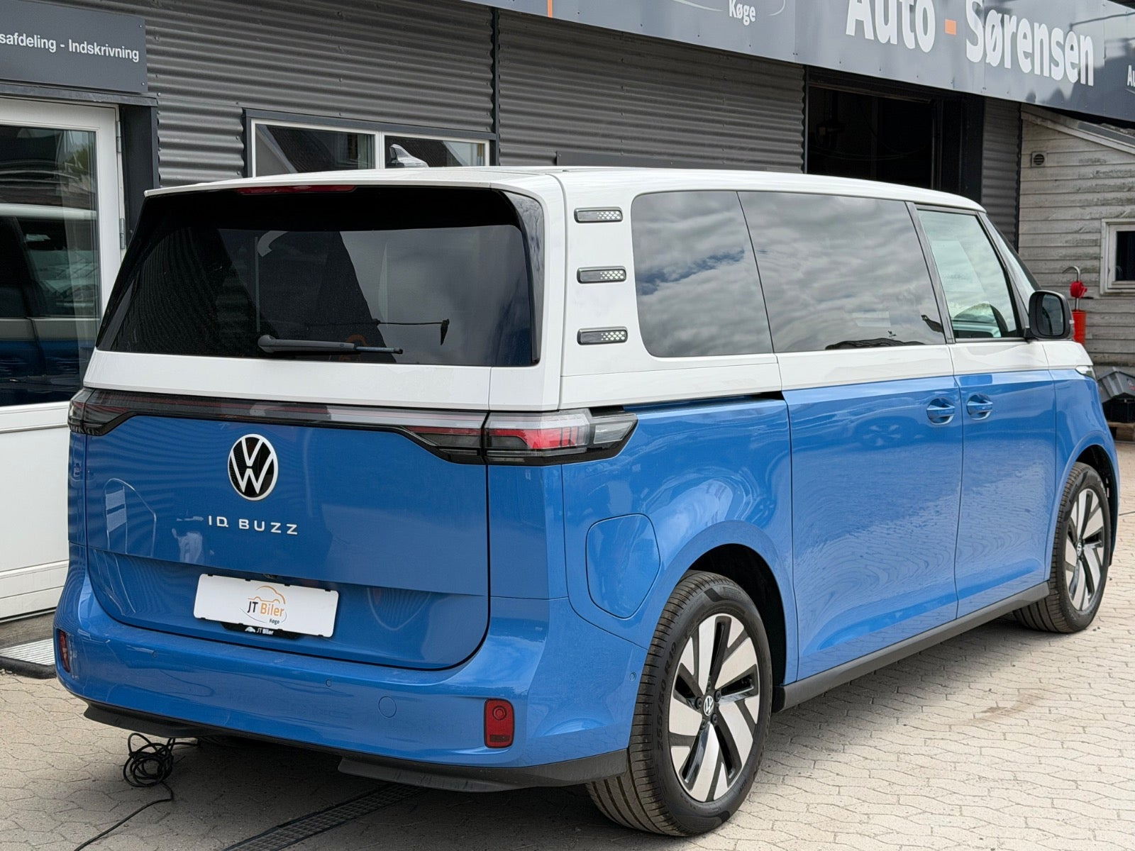 Blå VW ID.Buzz fra 2026