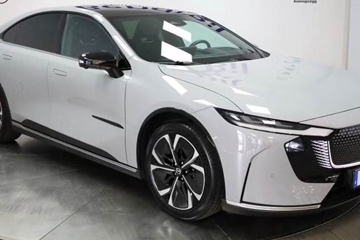 Grå Mazda 6e fra 2025
