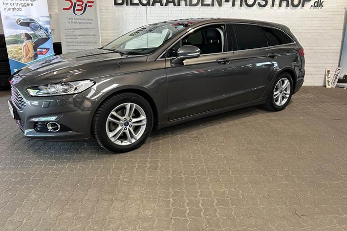 Sort Ford Mondeo fra 2018