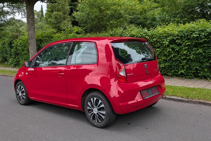 Rød Seat Mii fra 2013
