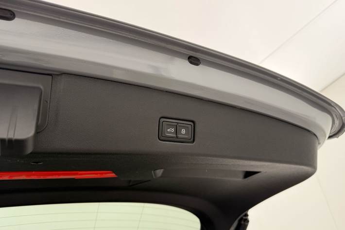 Grå Audi Q4 fra 2023