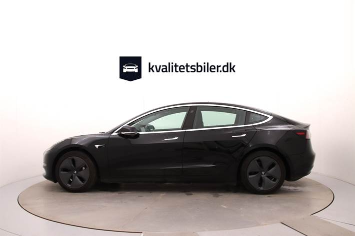 Sort Tesla Model 3 fra 2019