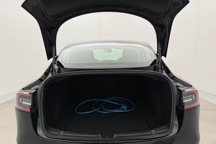 Sort Tesla Model 3 fra 2019