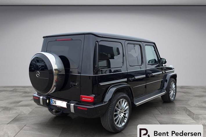 Sort Mercedes G400 d fra 2023