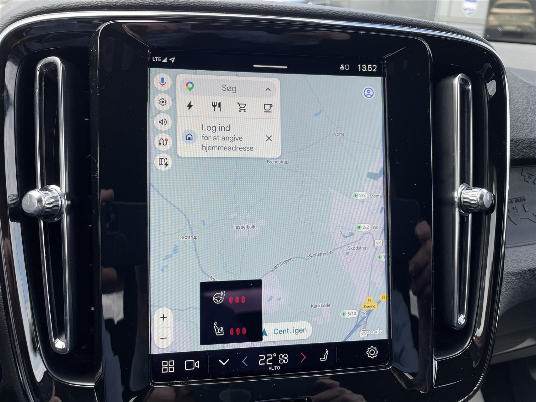 Hvid Volvo XC40 fra 2023