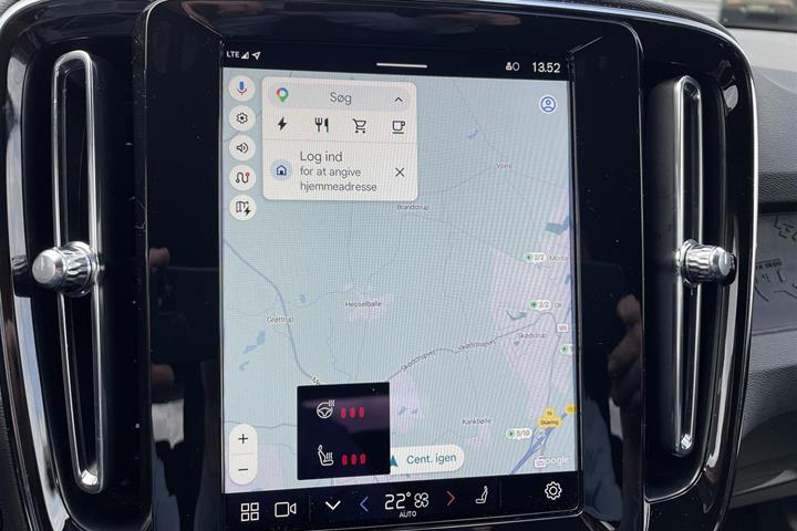 Hvid Volvo XC40 fra 2023