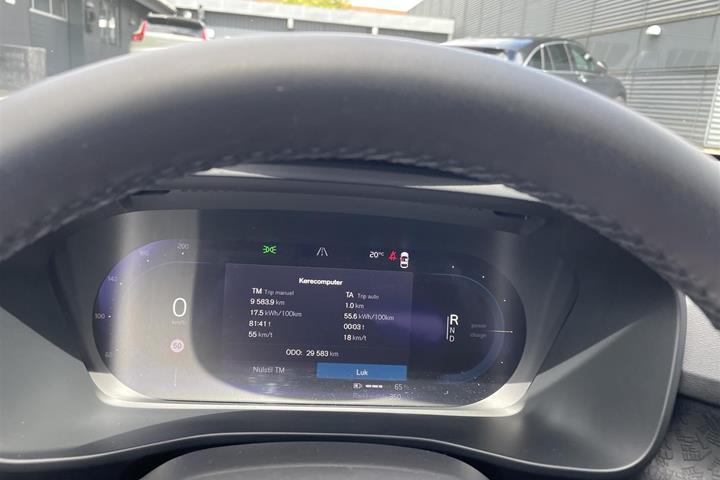 Hvid Volvo XC40 fra 2023