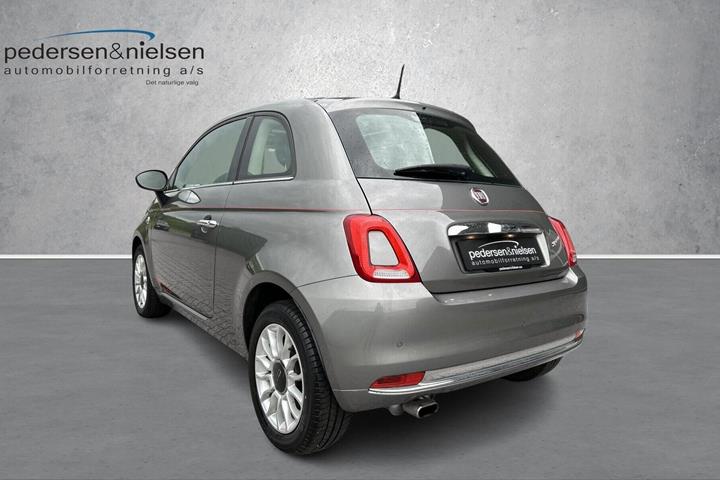 Grå Fiat 500 fra 2019