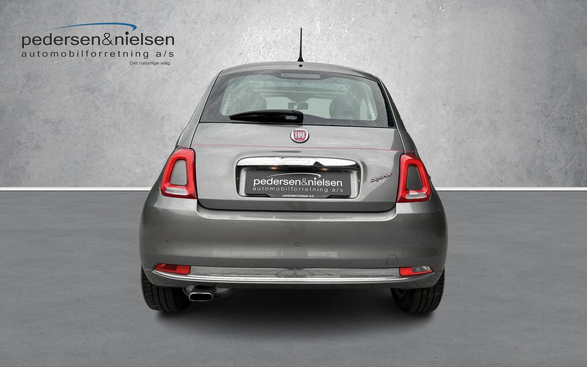 Grå Fiat 500 fra 2019