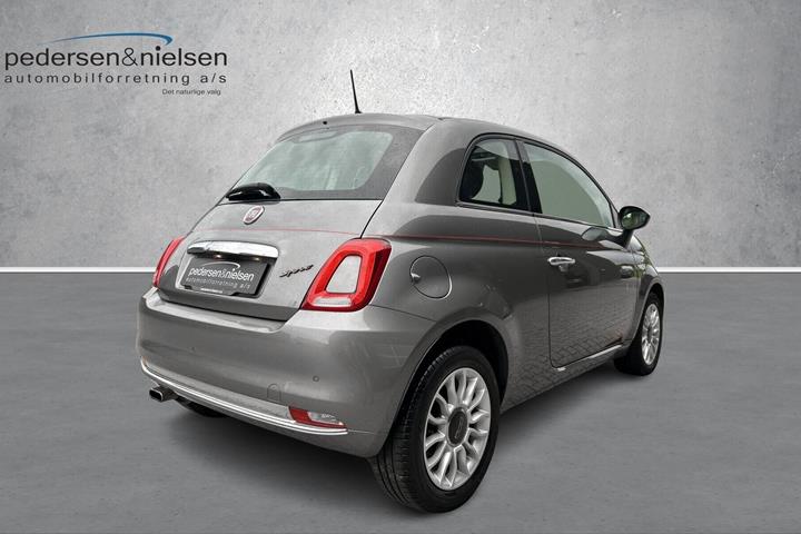 Grå Fiat 500 fra 2019