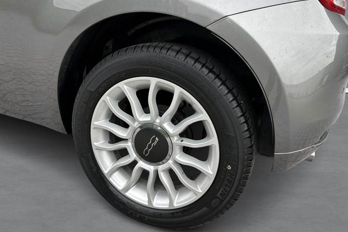 Grå Fiat 500 fra 2019