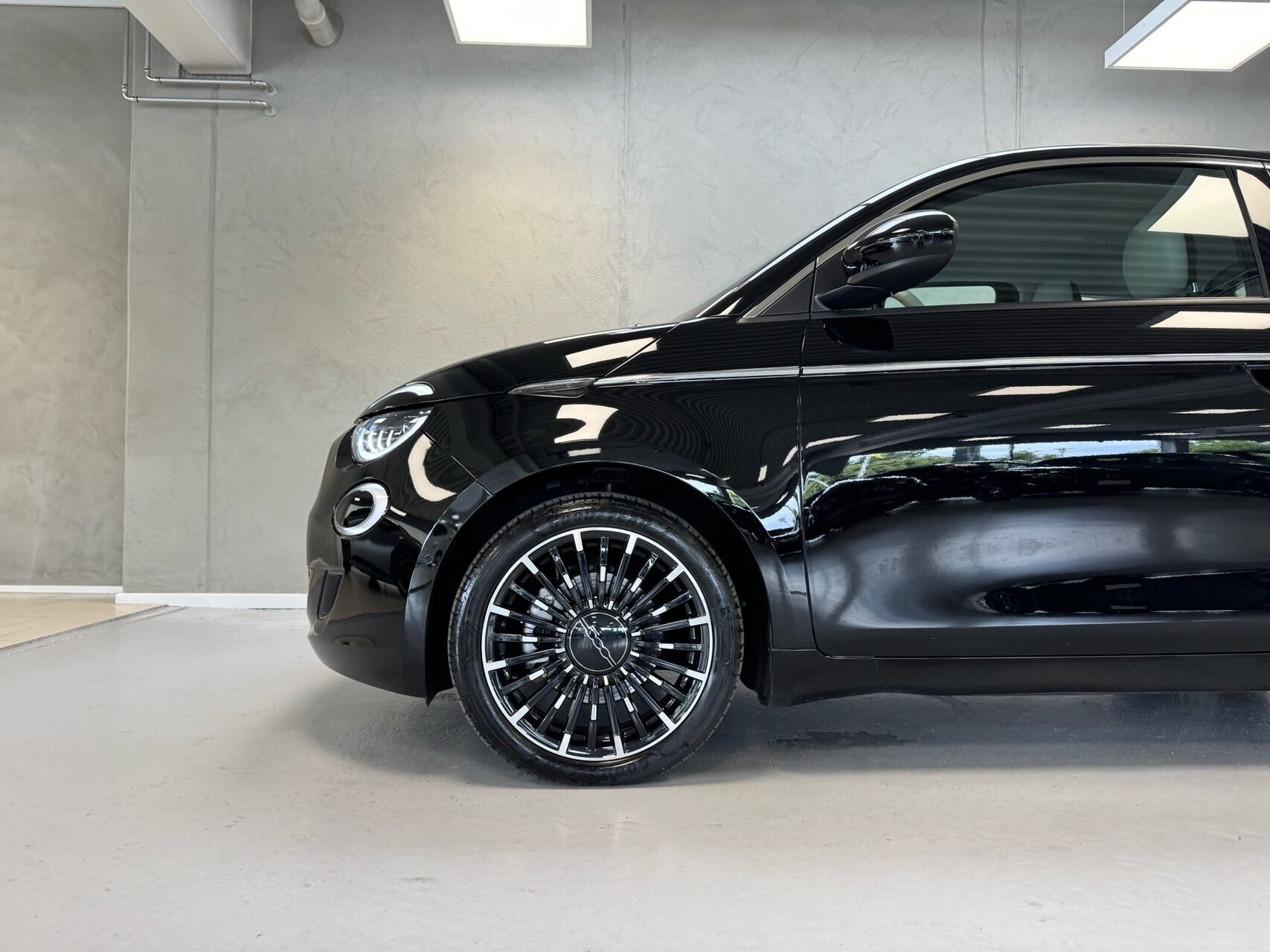 Sort Fiat 500e fra 2023