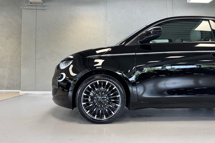 Sort Fiat 500e fra 2023