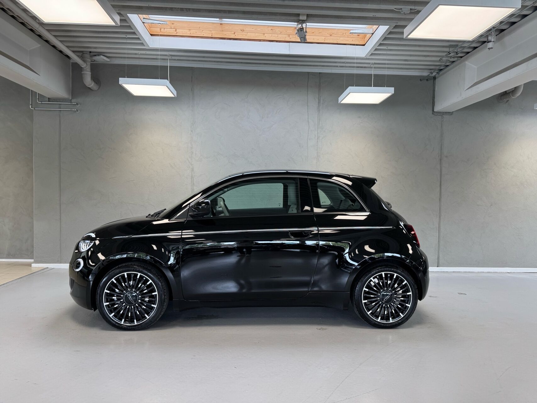 Sort Fiat 500e fra 2023