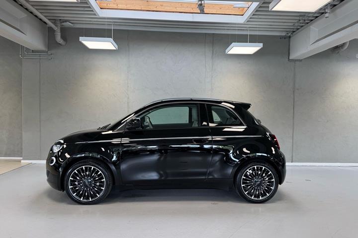 Sort Fiat 500e fra 2023