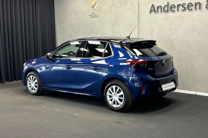 Blå Opel Corsa fra 2021