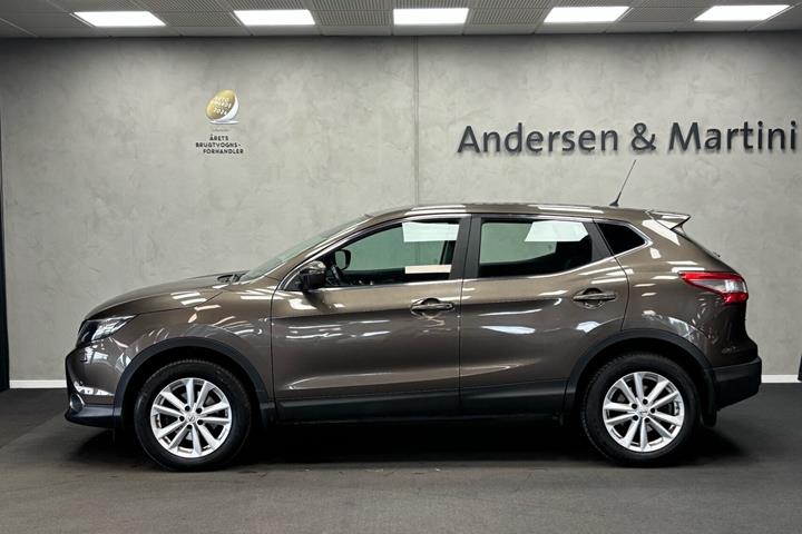 Brun Nissan Qashqai fra 2017
