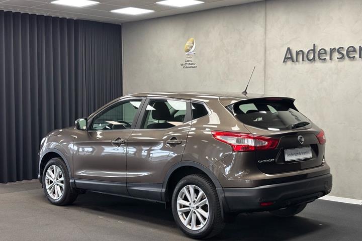Brun Nissan Qashqai fra 2017
