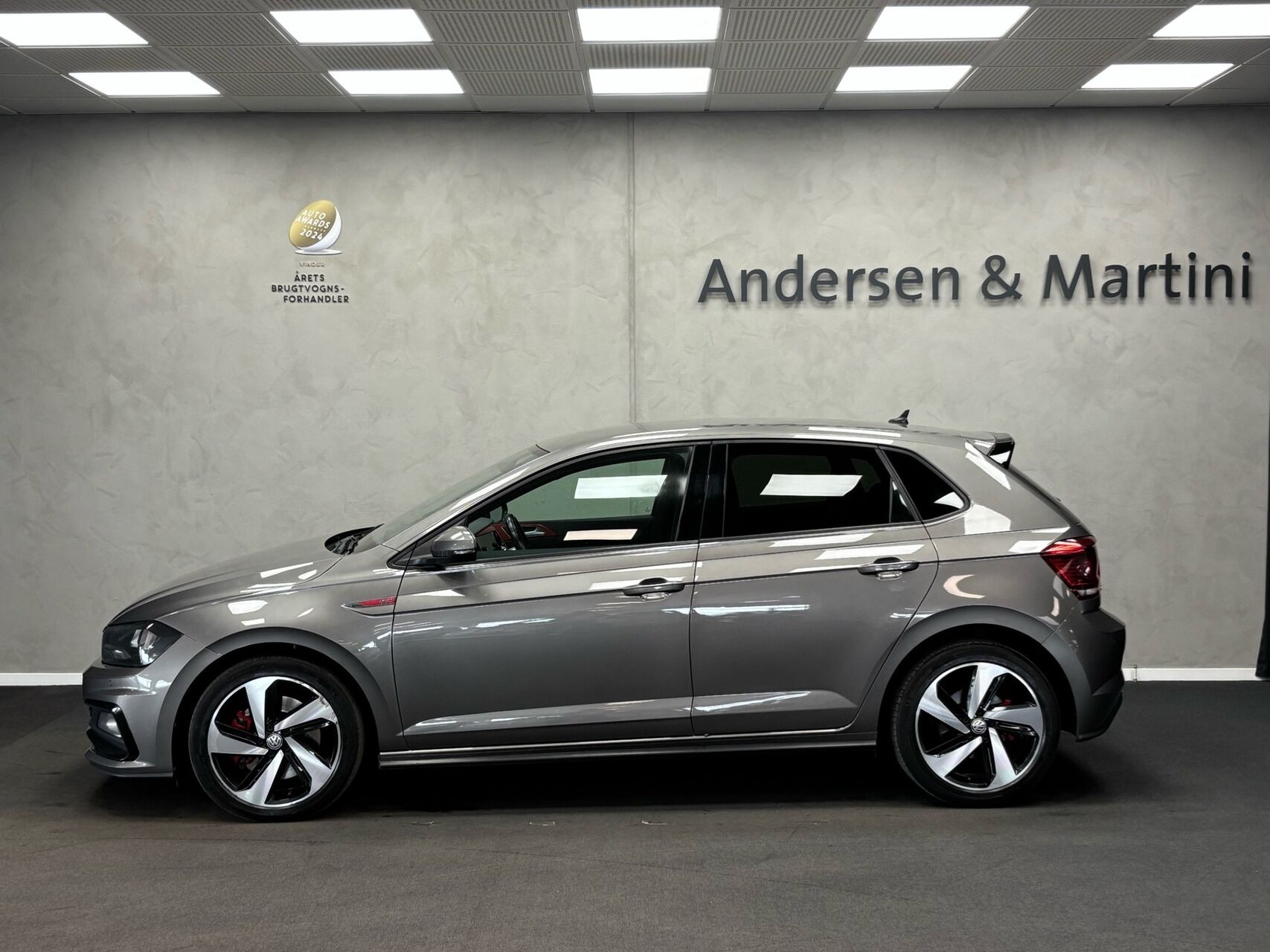 Grå VW Polo fra 2018