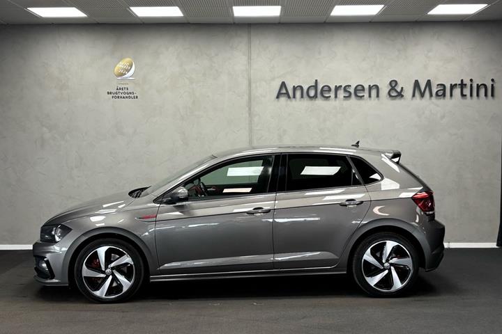 Grå VW Polo fra 2018