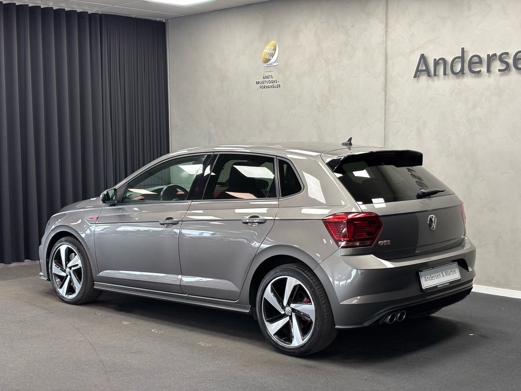 Grå VW Polo fra 2018