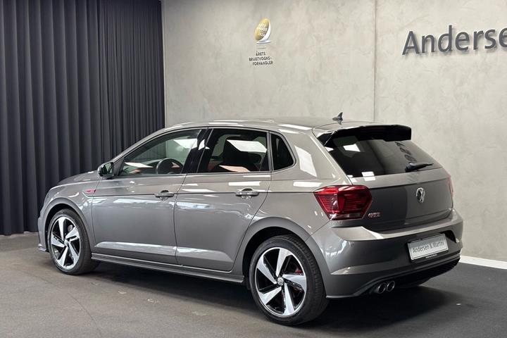 Grå VW Polo fra 2018