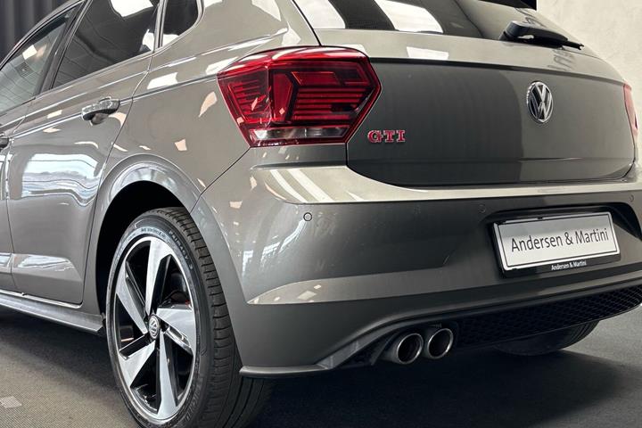 Grå VW Polo fra 2018