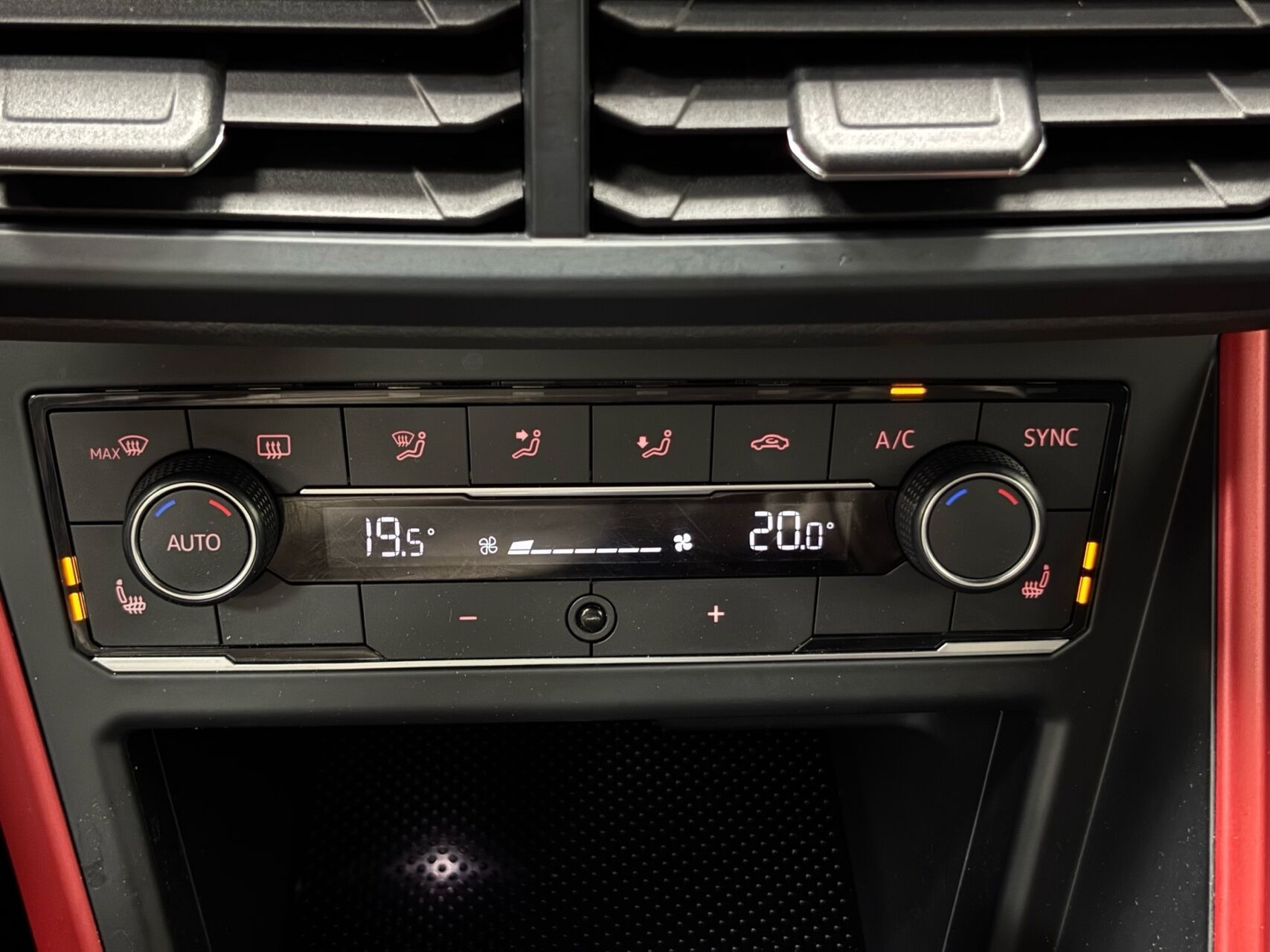 Grå VW Polo fra 2018