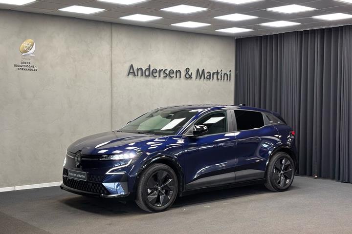 Blå Renault Mégane fra 2024 set udefra