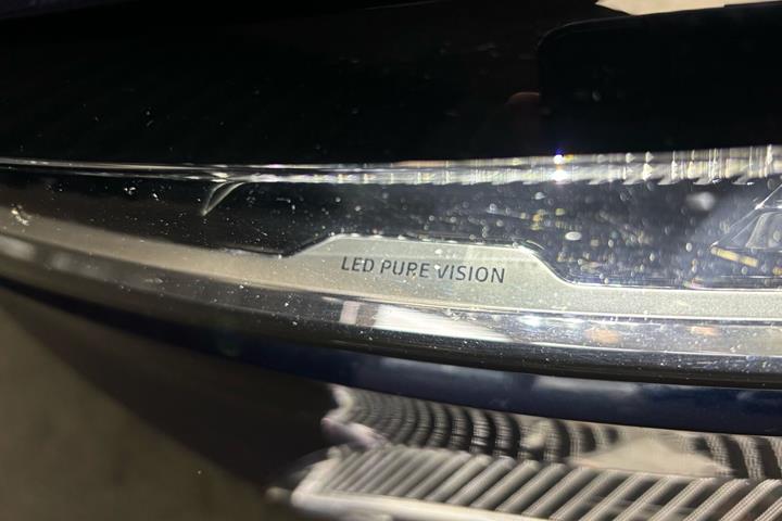 Blå Renault Mégane fra 2024