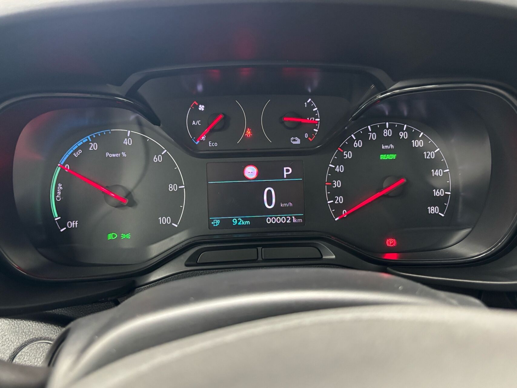 Hvid Opel Combo-e Life fra 2025
