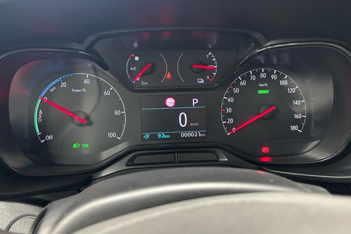 Hvid Opel Combo-e Life fra 2025