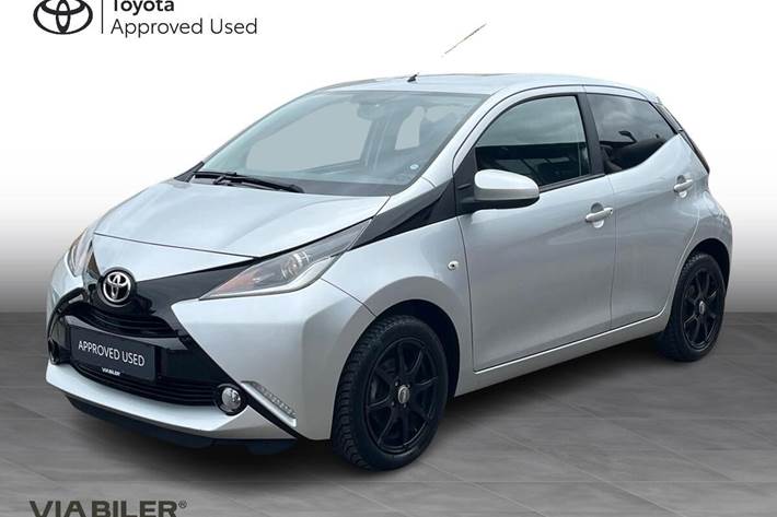 Sølv Toyota Aygo fra 2018