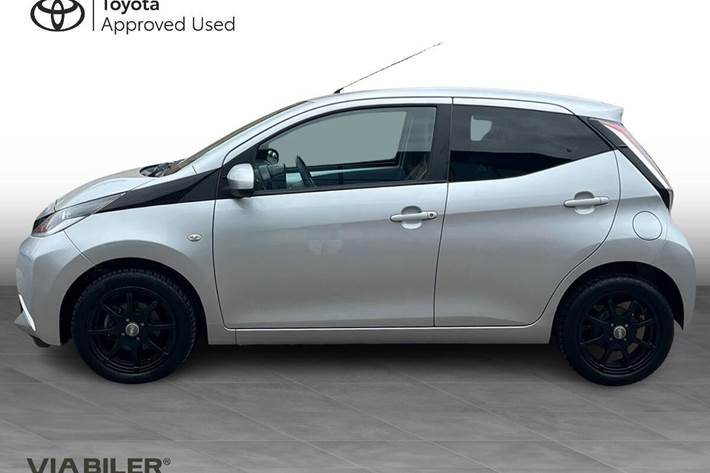 Sølv Toyota Aygo fra 2018