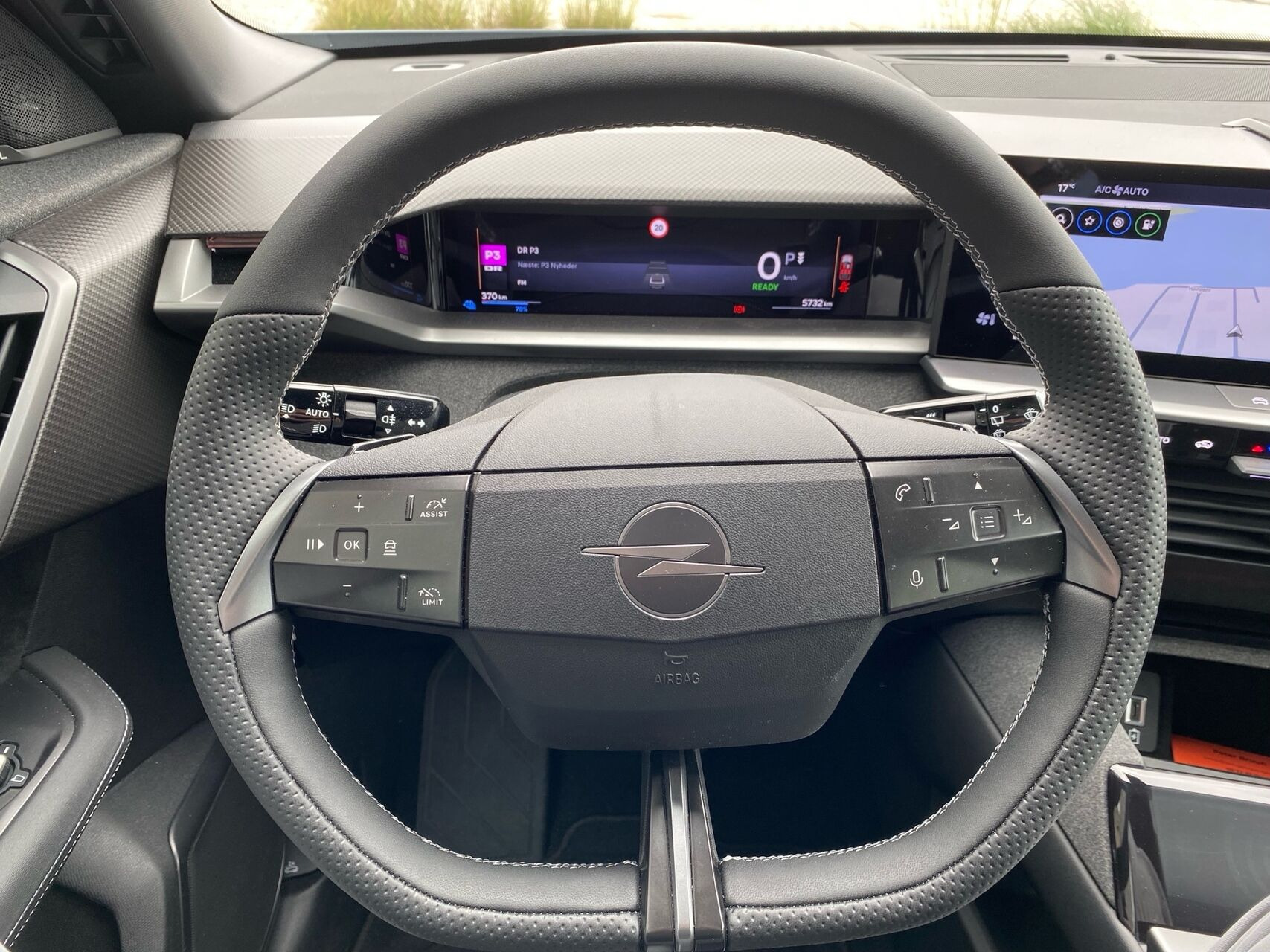 Grå Opel Grandland fra 2026