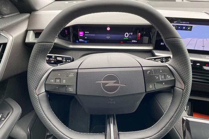 Grå Opel Grandland fra 2026
