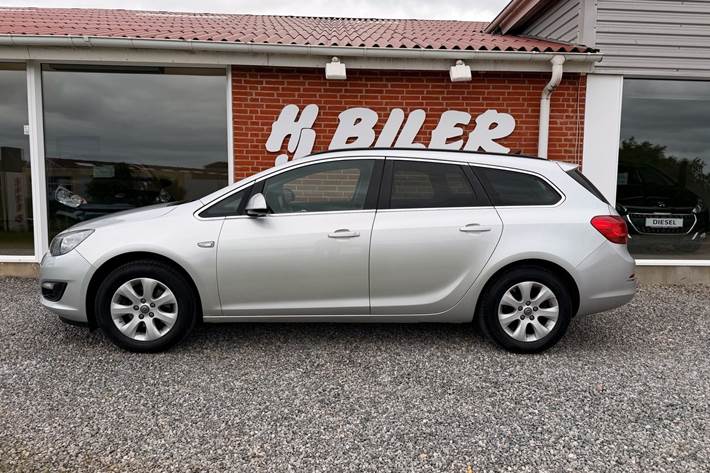 Sølv Opel Astra fra 2015