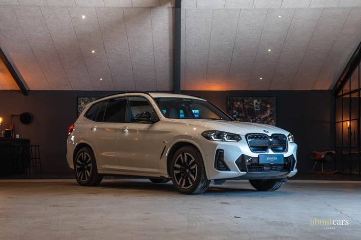 Hvid BMW iX3 fra 2022