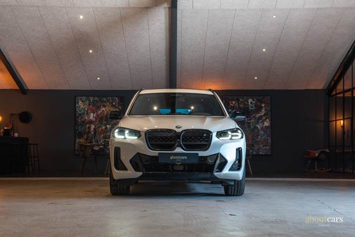 Hvid BMW iX3 fra 2022