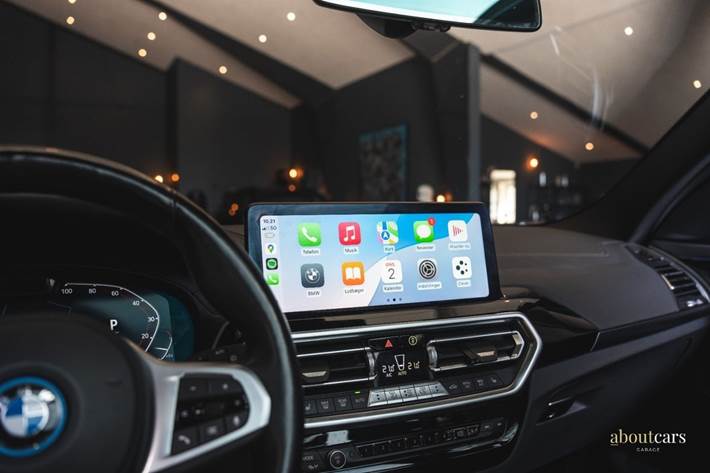 Hvid BMW iX3 fra 2022