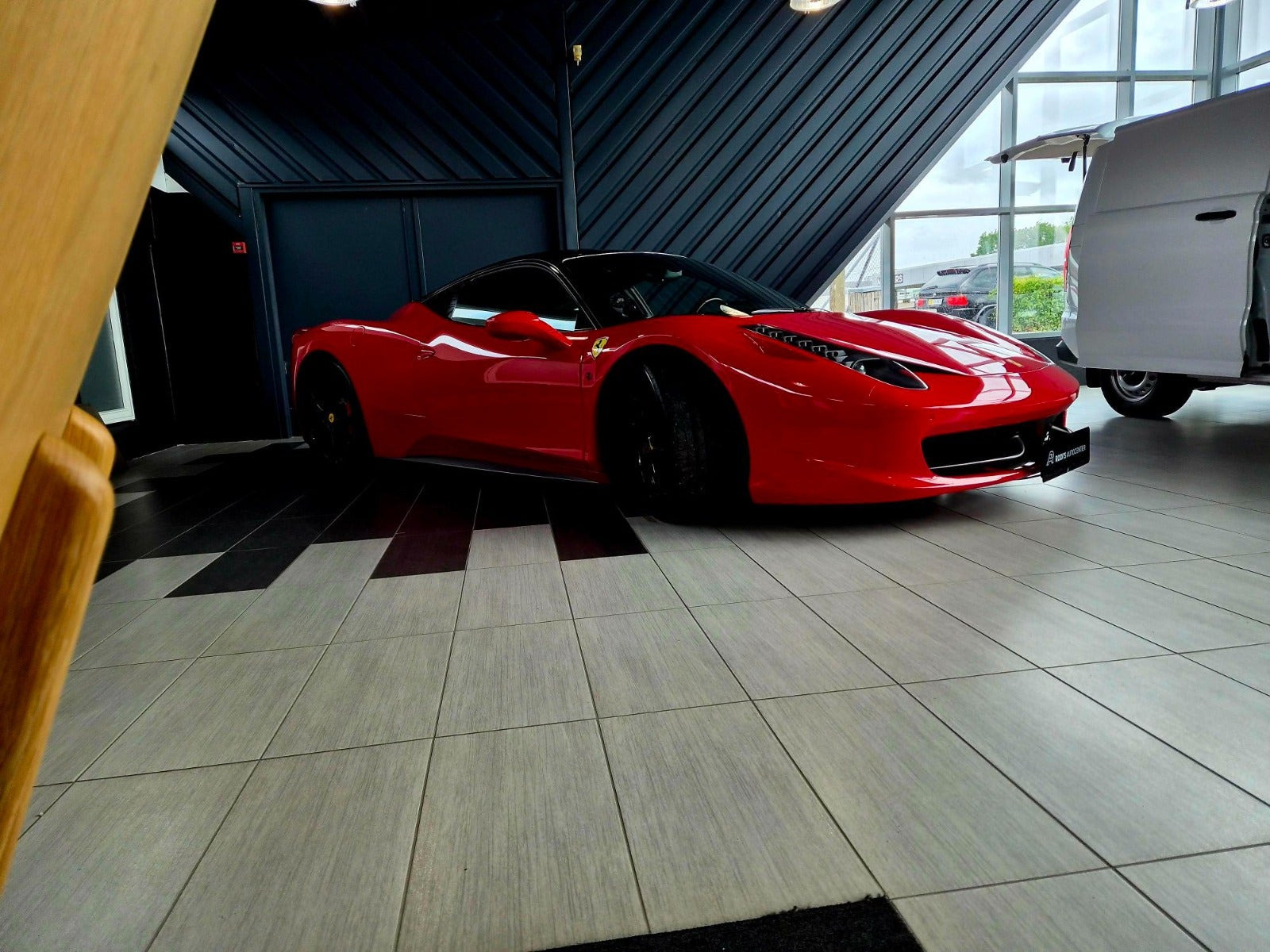 Rød Ferrari 458 fra 2011