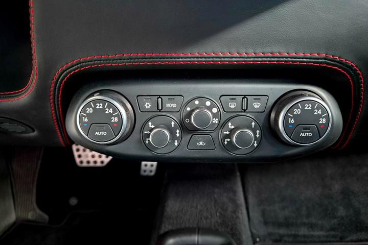 Rød Ferrari 458 fra 2011