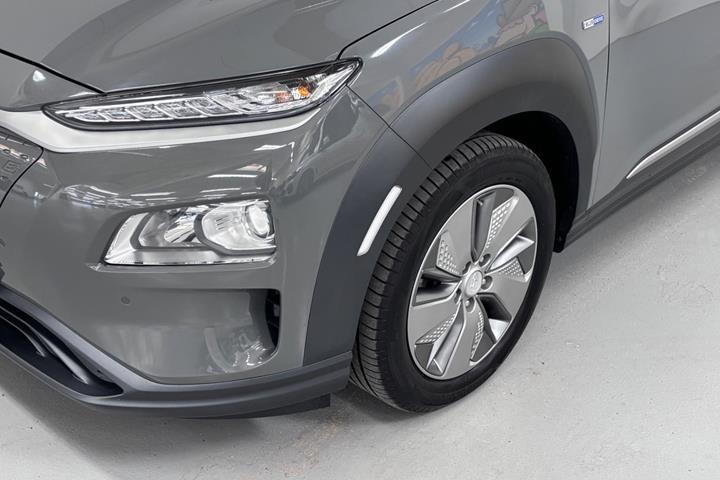 Grå Hyundai Kona fra 2019