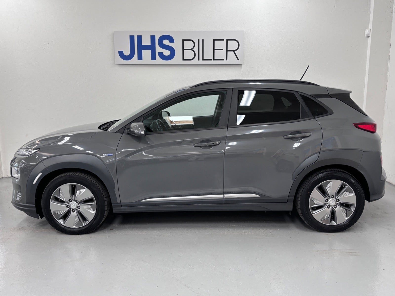 Grå Hyundai Kona fra 2019