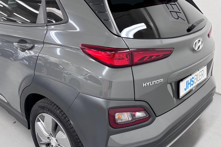 Grå Hyundai Kona fra 2019