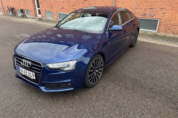 Blå Audi A5 fra 2016
