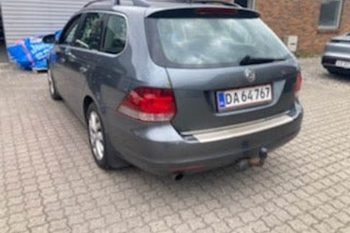 Grå VW Golf VI fra 2012