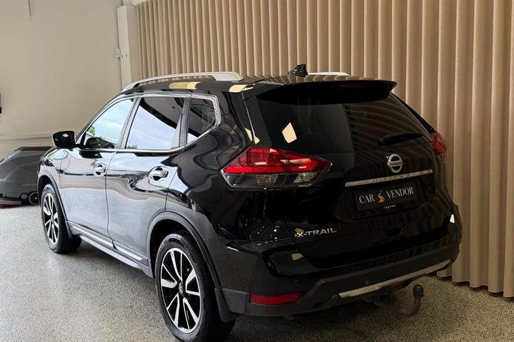 Sort Nissan X-Trail fra 2019
