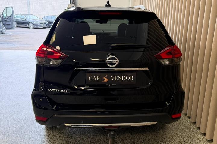 Sort Nissan X-Trail fra 2019