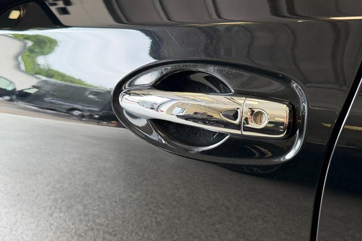 Sort Nissan X-Trail fra 2019
